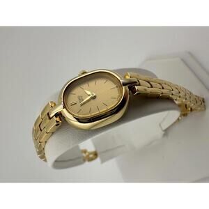 Seiko Quartz Petite Gold Women’s Watch Extra Small Wrist Japan